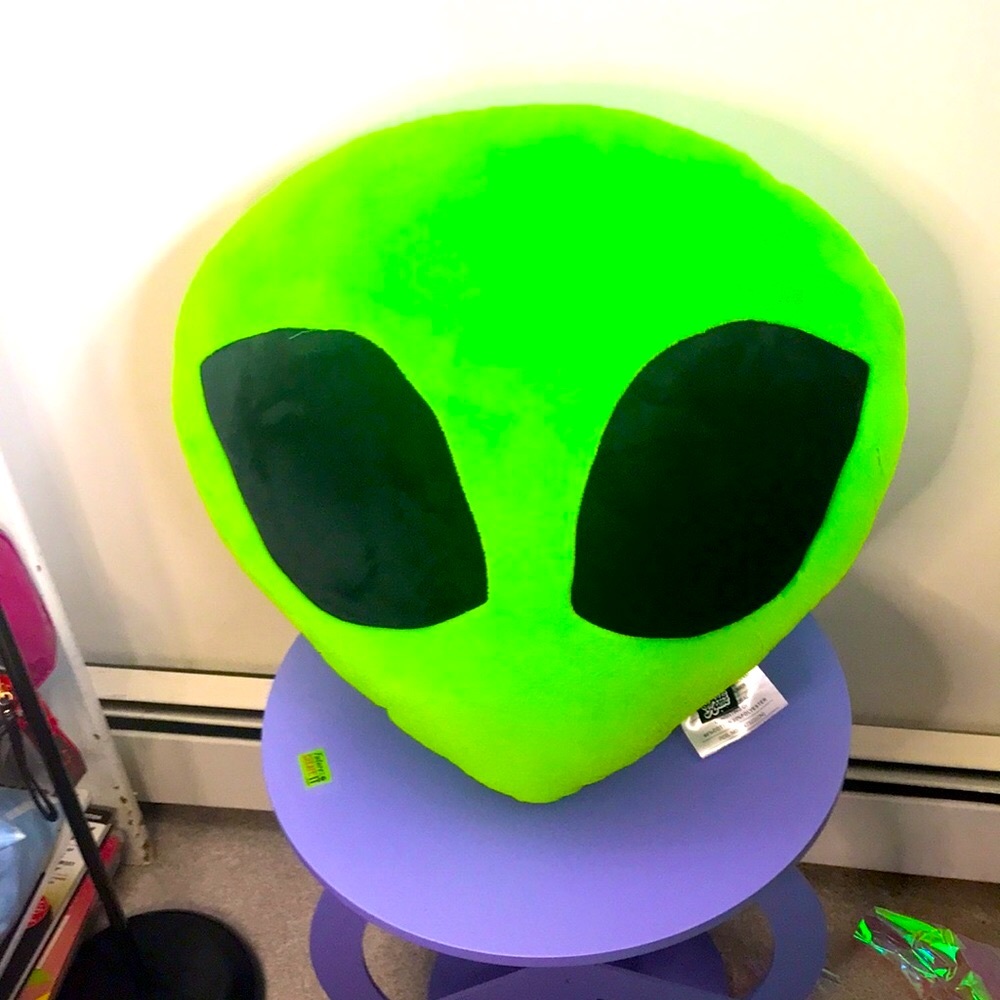 ✨🆕Dolls Kill Home Outta This World Giant Alien Head Pillow!BNWOT!SOLD OUT!RARE!